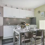 Huswell - Charming Studio With Terrace Nearby The Beach Apartament