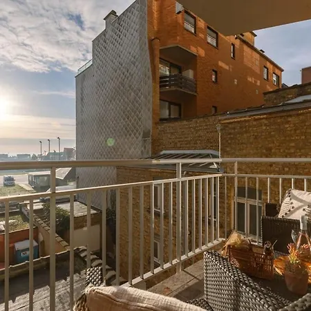 Huswell - Charming Studio With Terrace Nearby The Beach Apartment