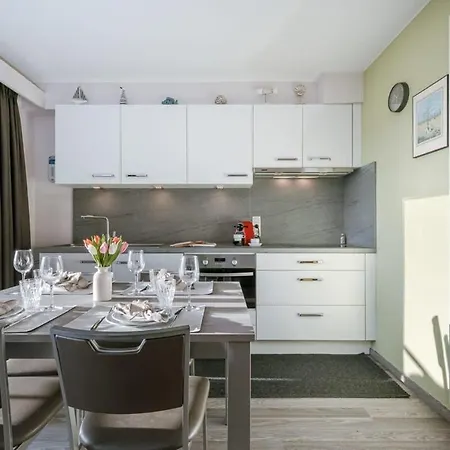 Huswell - Charming Studio With Terrace Nearby The Beach